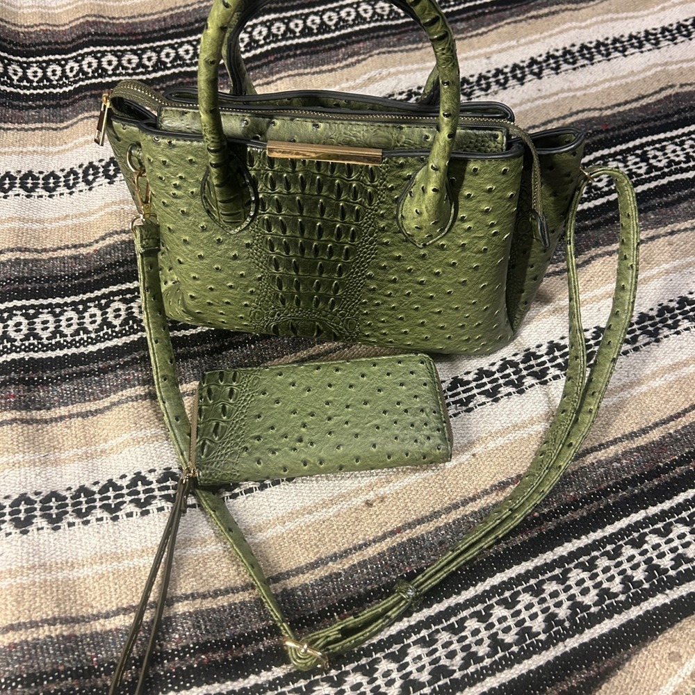 Olive Green Textured Satchel Handbag with Matching Wallet - Picture 3 of 4